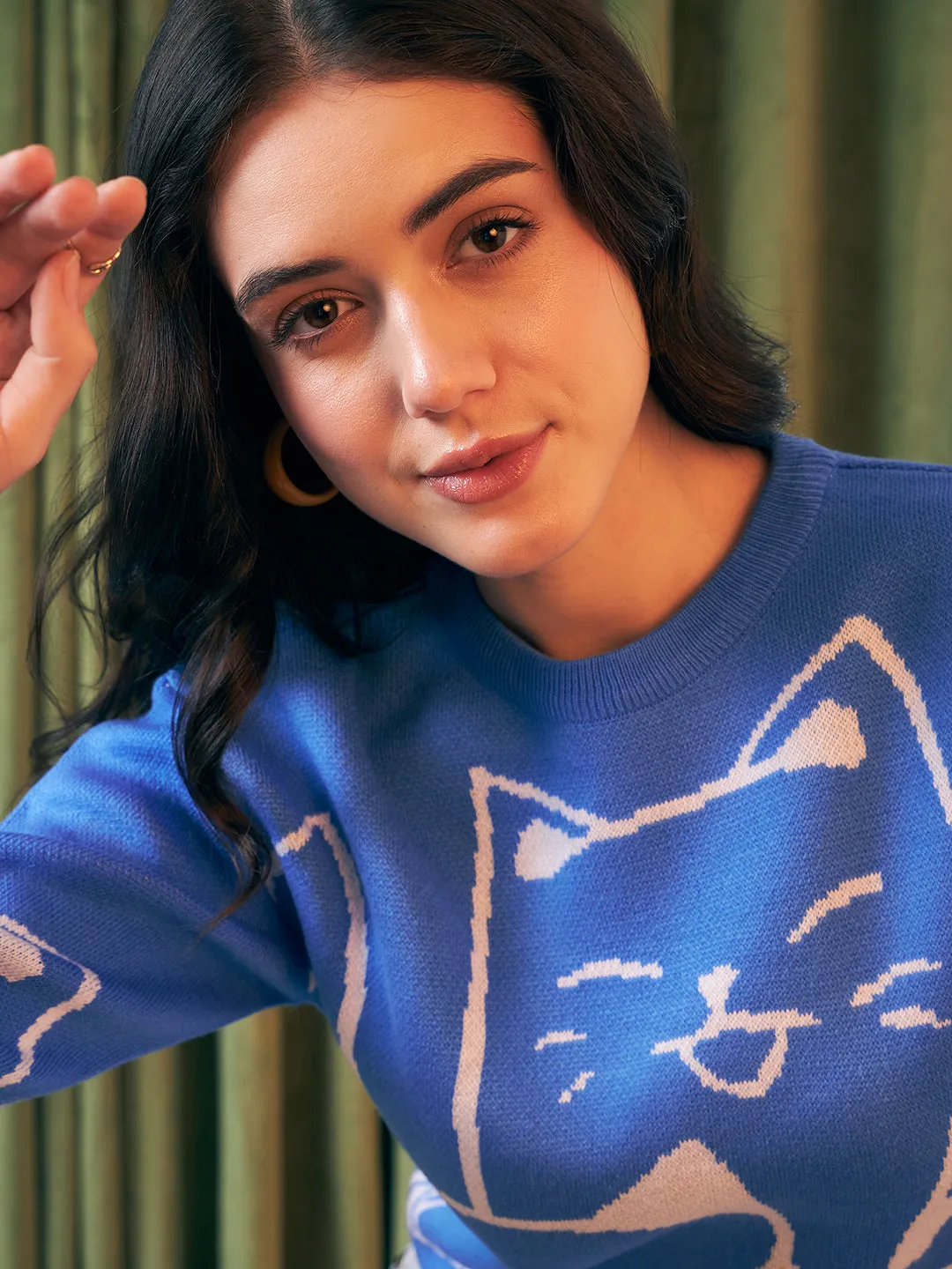 Berrylush Women Blue, White, & Yellow Cat Printed Round Neck Drop-Shoulder Sleeves Ribbed Hem Regular Sweater