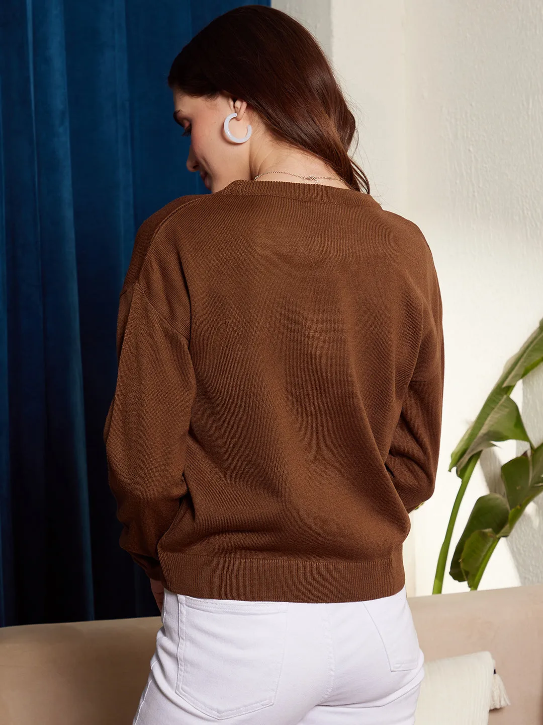Berrylush Women Brown, White, & Black Cat Printed Round Neck Drop-Shoulder Sleeves Ribbed Hem Regular Sweater