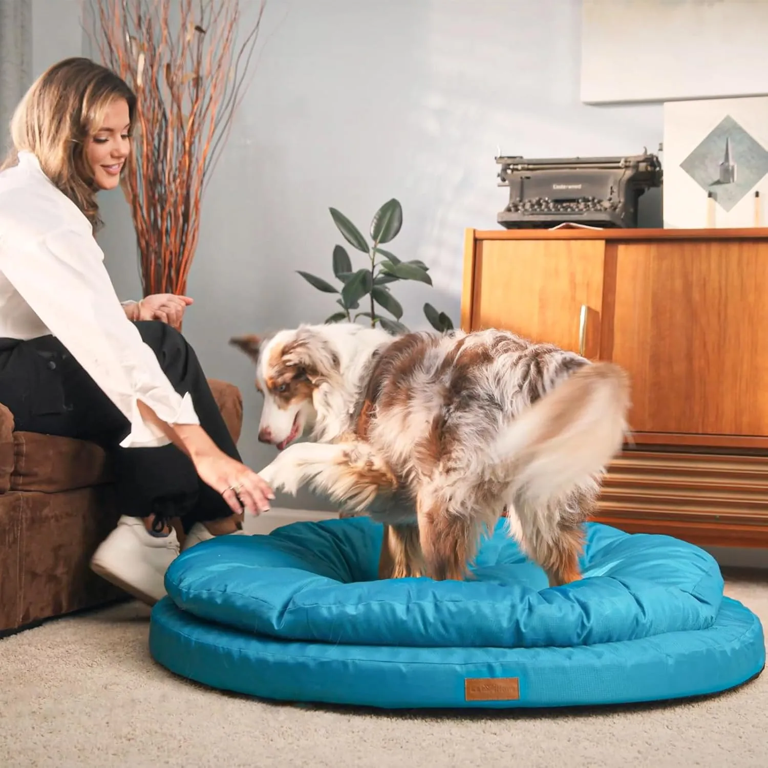 ClevaHome Orthopedic Dog Bed for Large Dogs, Dual Layer Water Repellent Round Pet Bed with Washable Cover Nonslip BottomMosaic Blue